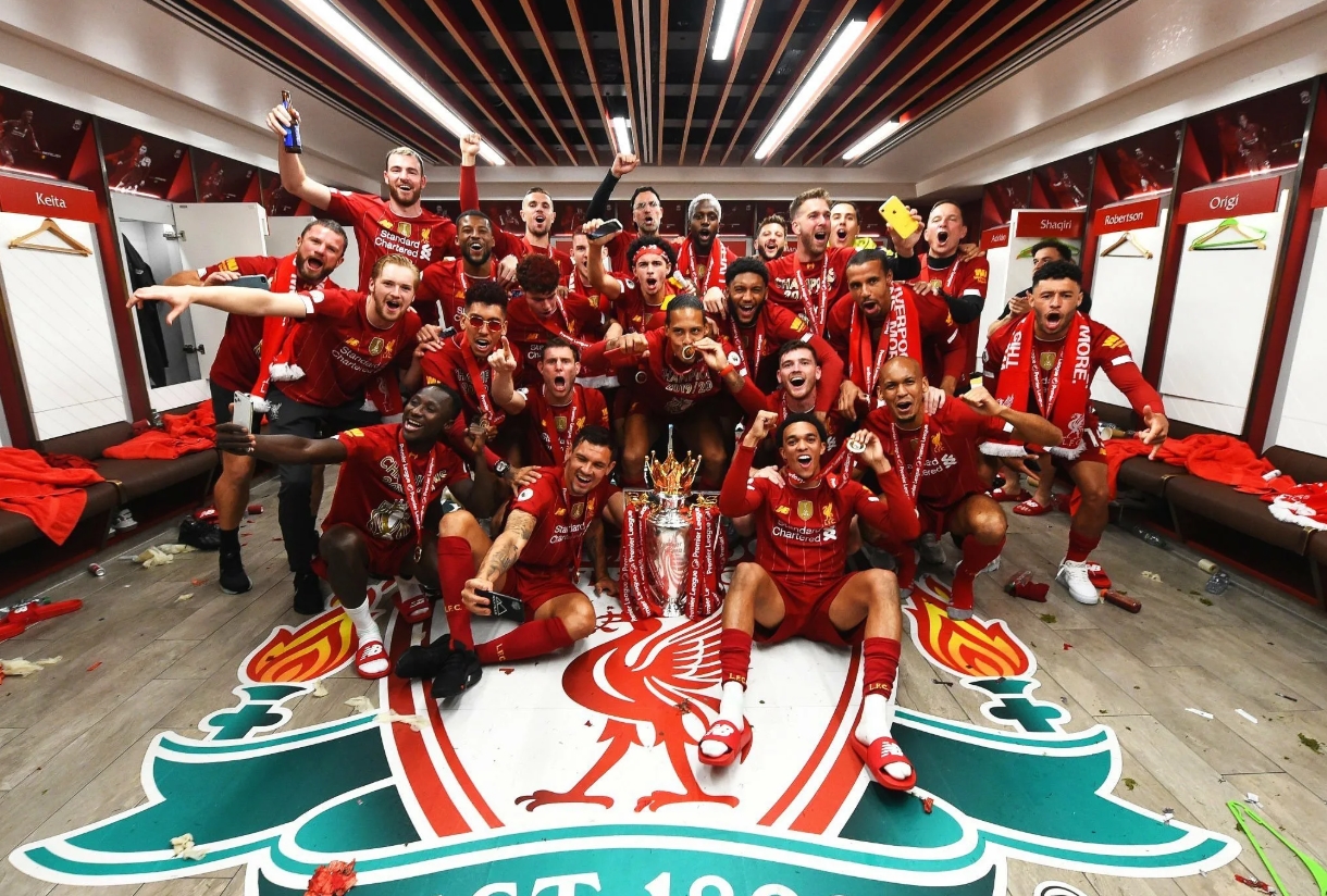 Liverpool je připraven nahradit Robertsona hráčem Newcastlu