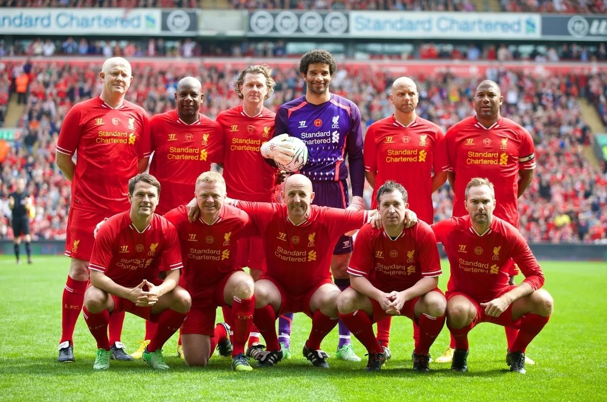 Liverpoolu a jeden z nejdominantnějších obránců poslední dekády