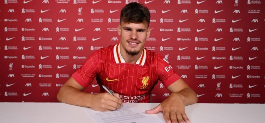 Rio Ngumoa: Liverpool podepsal smlouvu s nejmladším autorem gólu v historii klubu